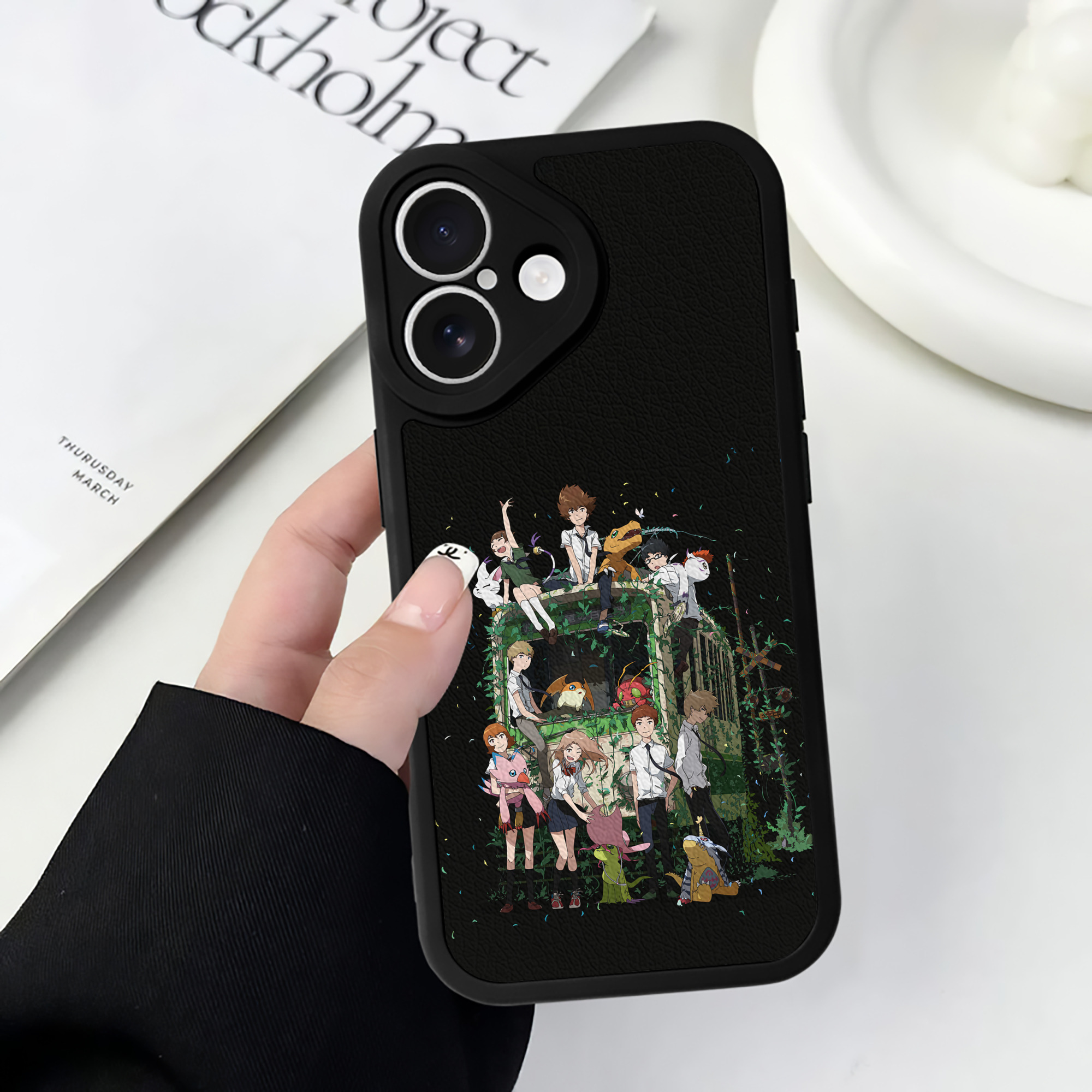 （画像用） Digimon デジタルモンスター/デジモン 【iPhone 16シリーズ対応】シリコンスマホケース（レザー調） 材質：シリコン